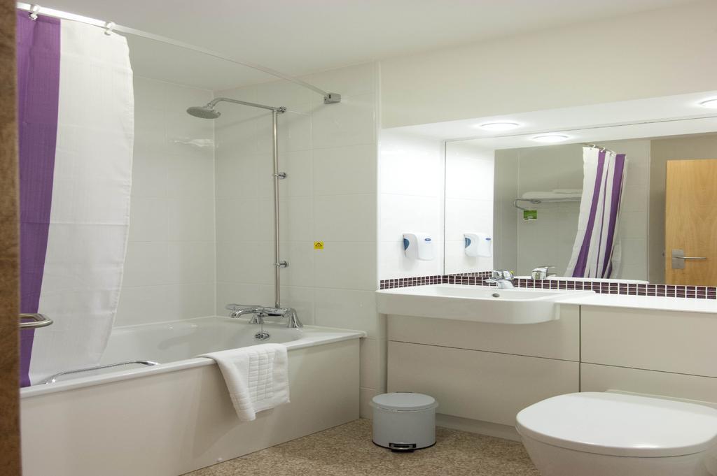 Premier Inn Stratford Upon Avon Waterways エクステリア 写真