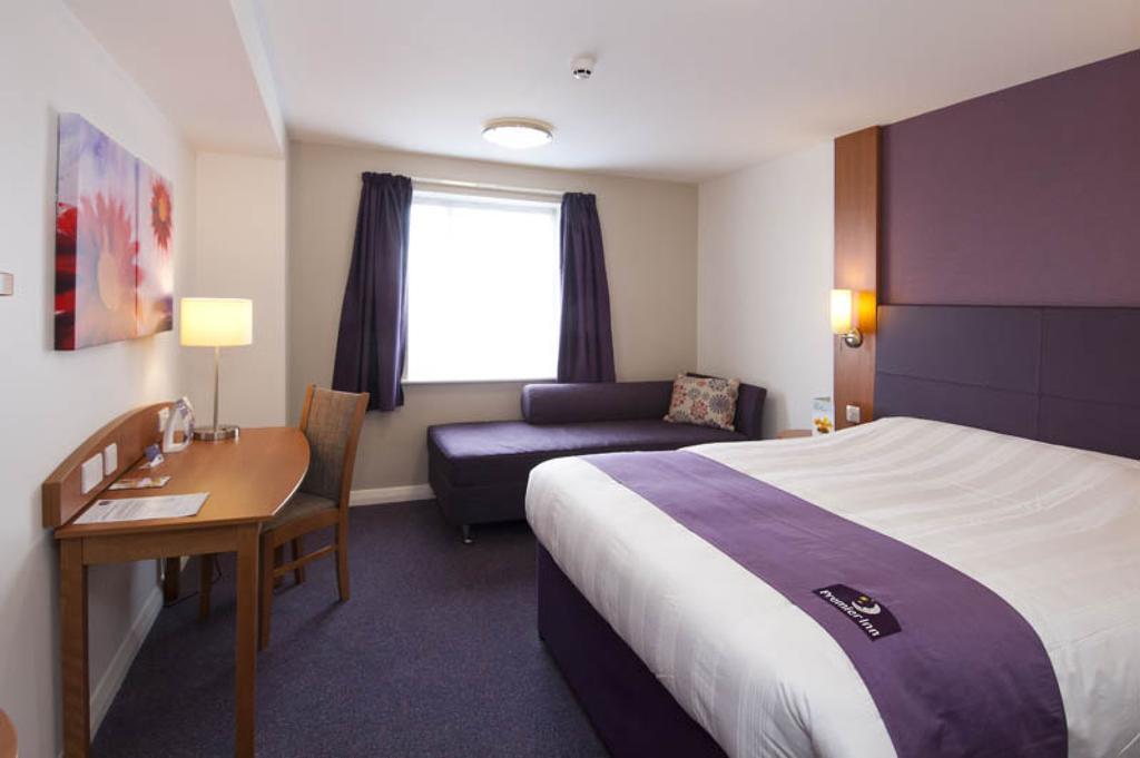Premier Inn Stratford Upon Avon Waterways エクステリア 写真