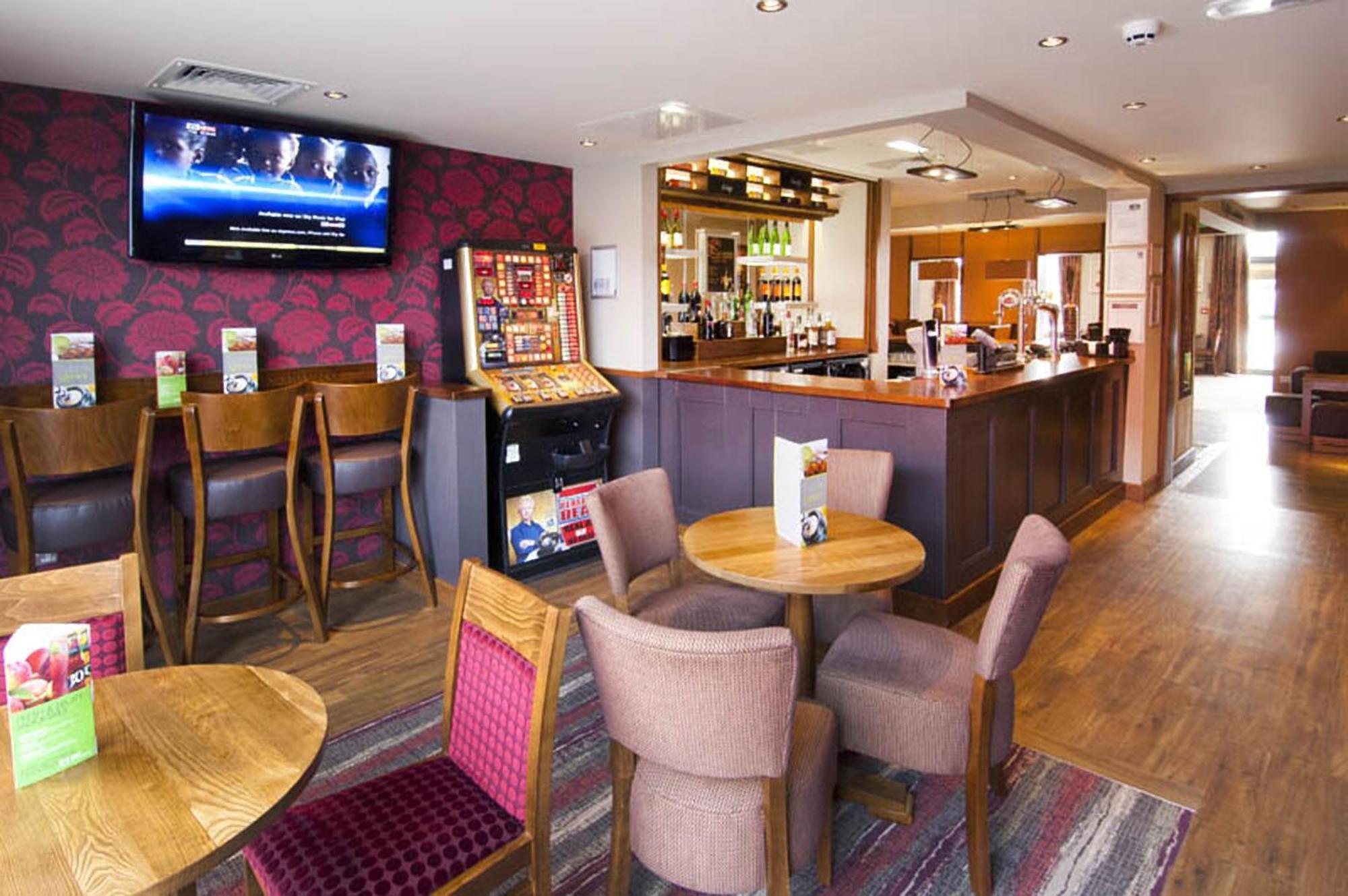 Premier Inn Stratford Upon Avon Waterways エクステリア 写真