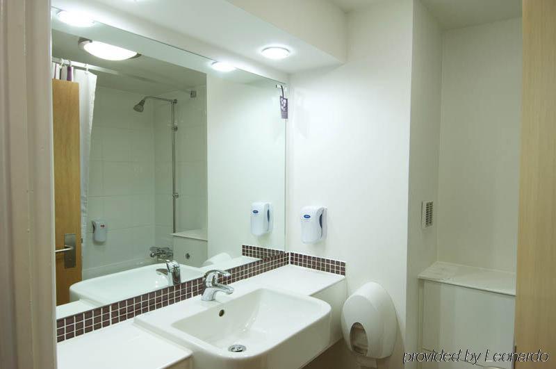 Premier Inn Stratford Upon Avon Waterways エクステリア 写真
