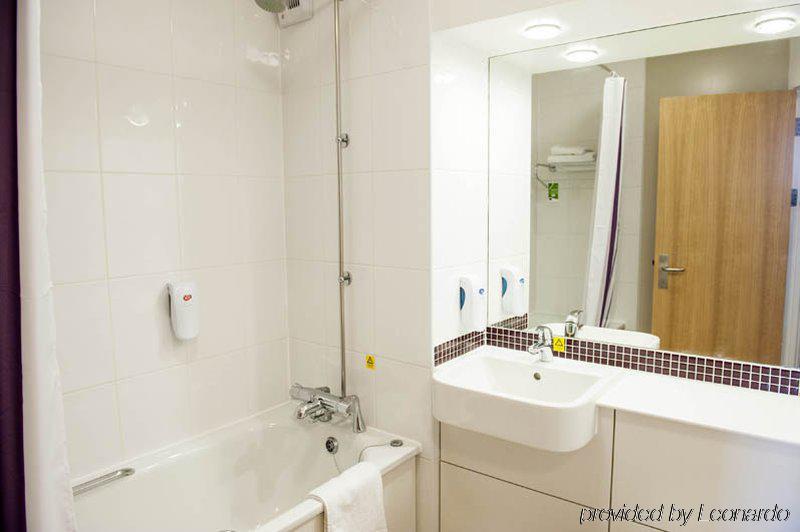 Premier Inn Stratford Upon Avon Waterways エクステリア 写真