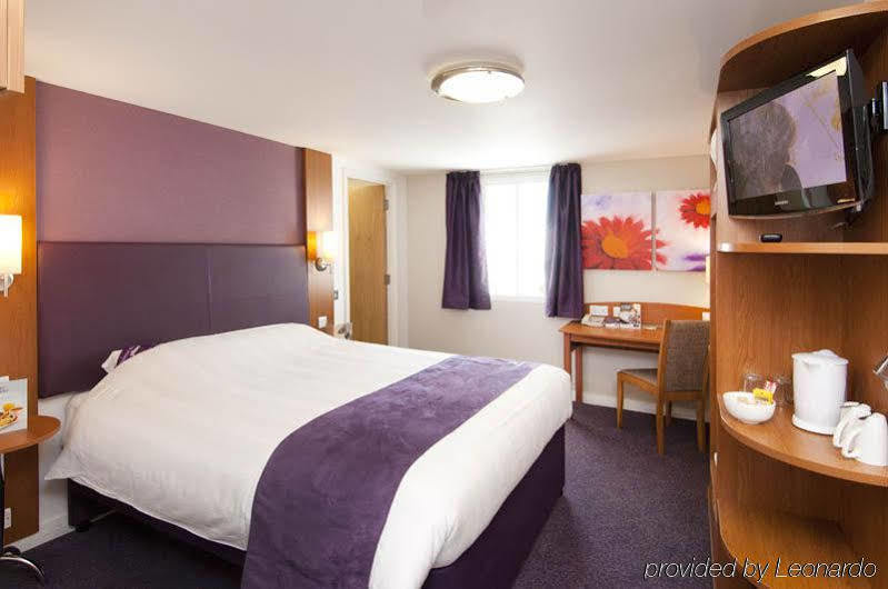 Premier Inn Stratford Upon Avon Waterways エクステリア 写真